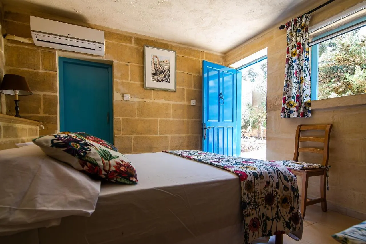 Ta' Bertu Host Family Bed & Breakfast Ħal Far