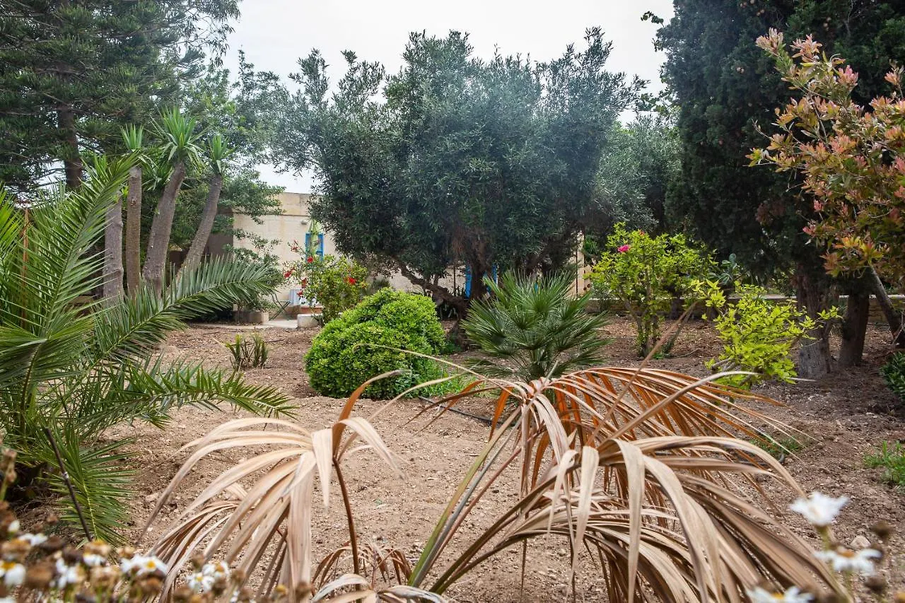 Ta' Bertu Host Family Bed & Breakfast Ħal Far