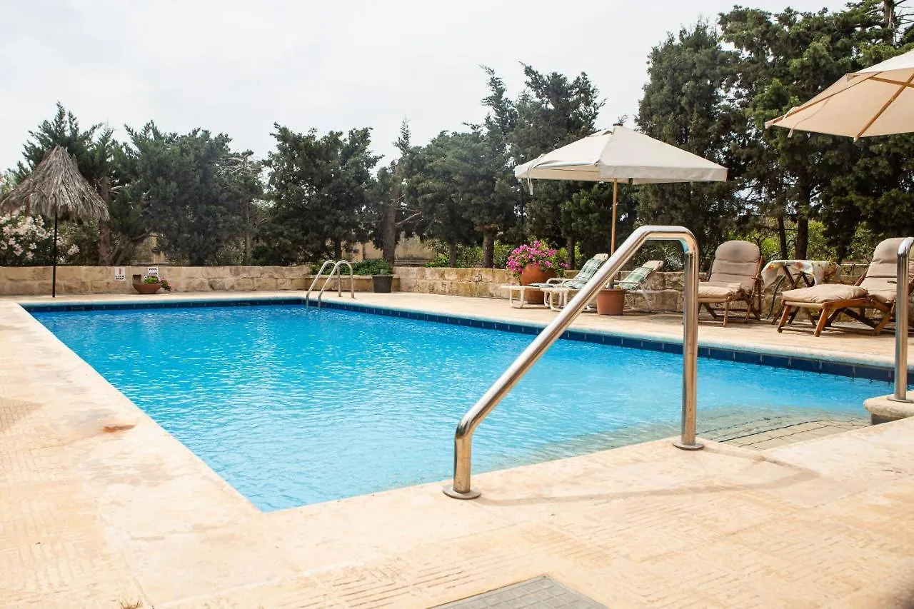 Ta' Bertu Host Family Bed & Breakfast Ħal Far