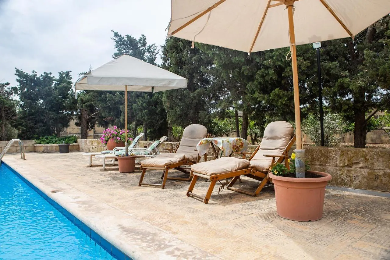 Ta' Bertu Host Family Bed & Breakfast Ħal Far