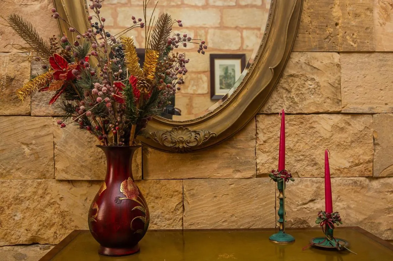 Ta' Bertu Host Family Bed & Breakfast Ħal Far 2*,  Málta