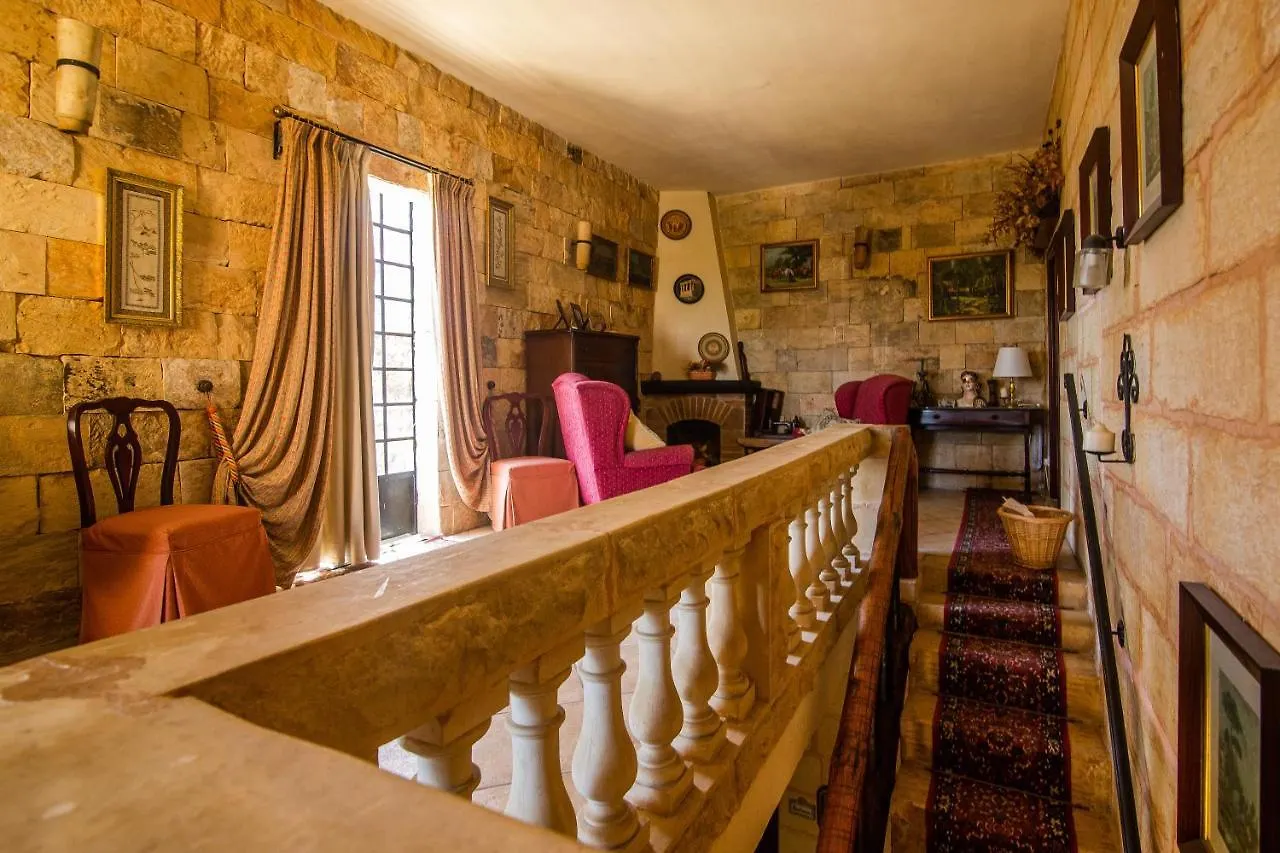 Ta' Bertu Host Family Bed & Breakfast Ħal Far