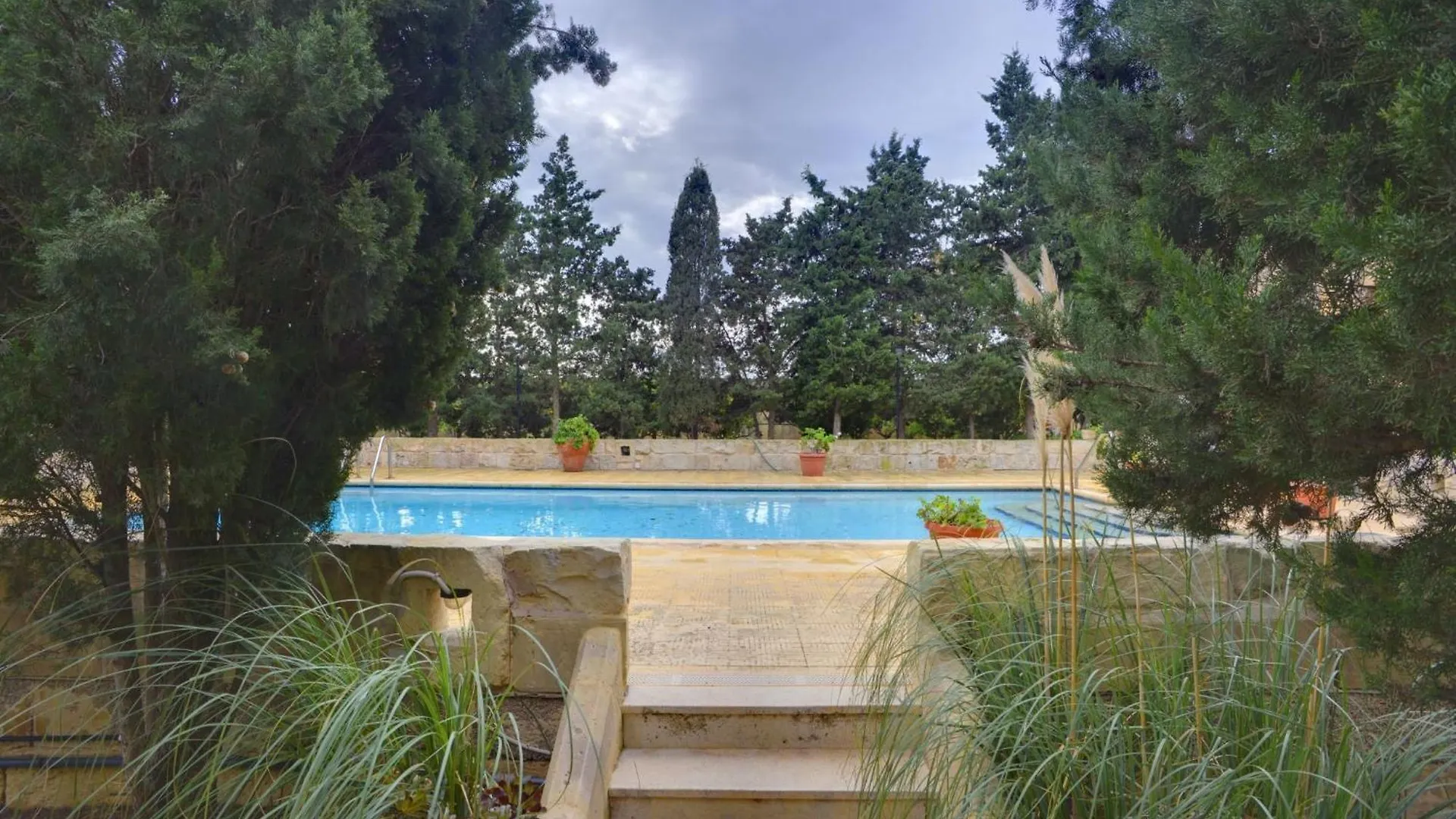 Ta' Bertu Host Family Bed & Breakfast Ħal Far